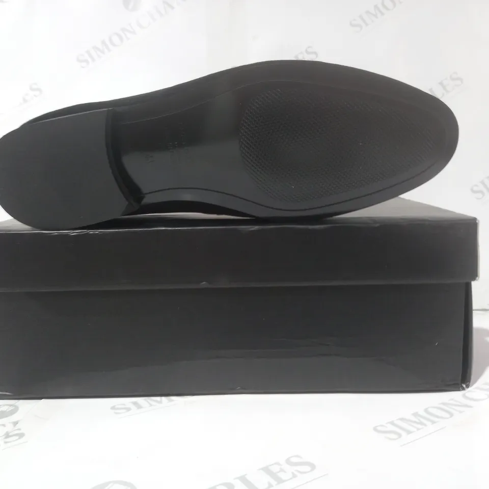 BOXED PAIR OF KURT GEIGER HUGH EAGLE STUD LOAFERS IN BLACK EU SIZE 43