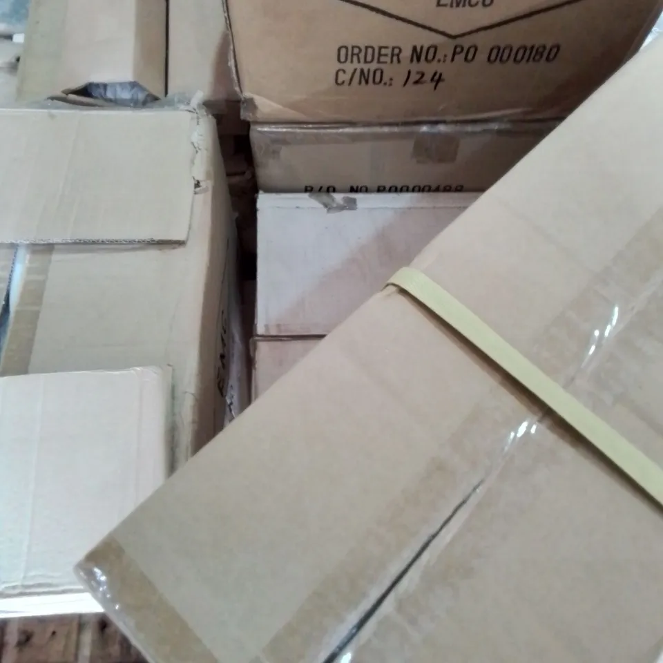 PALLET OF APPROXIMATELY 50 ASSORTED EMCOLITE LIGHTING ITEMS TO INCLUDE - MR16 DOWNLIGHT , AR111 RIMLESS DOWNLIGHT , MR16 TRIMLESS DOWNLIGHT  - COLLECTION ONLY