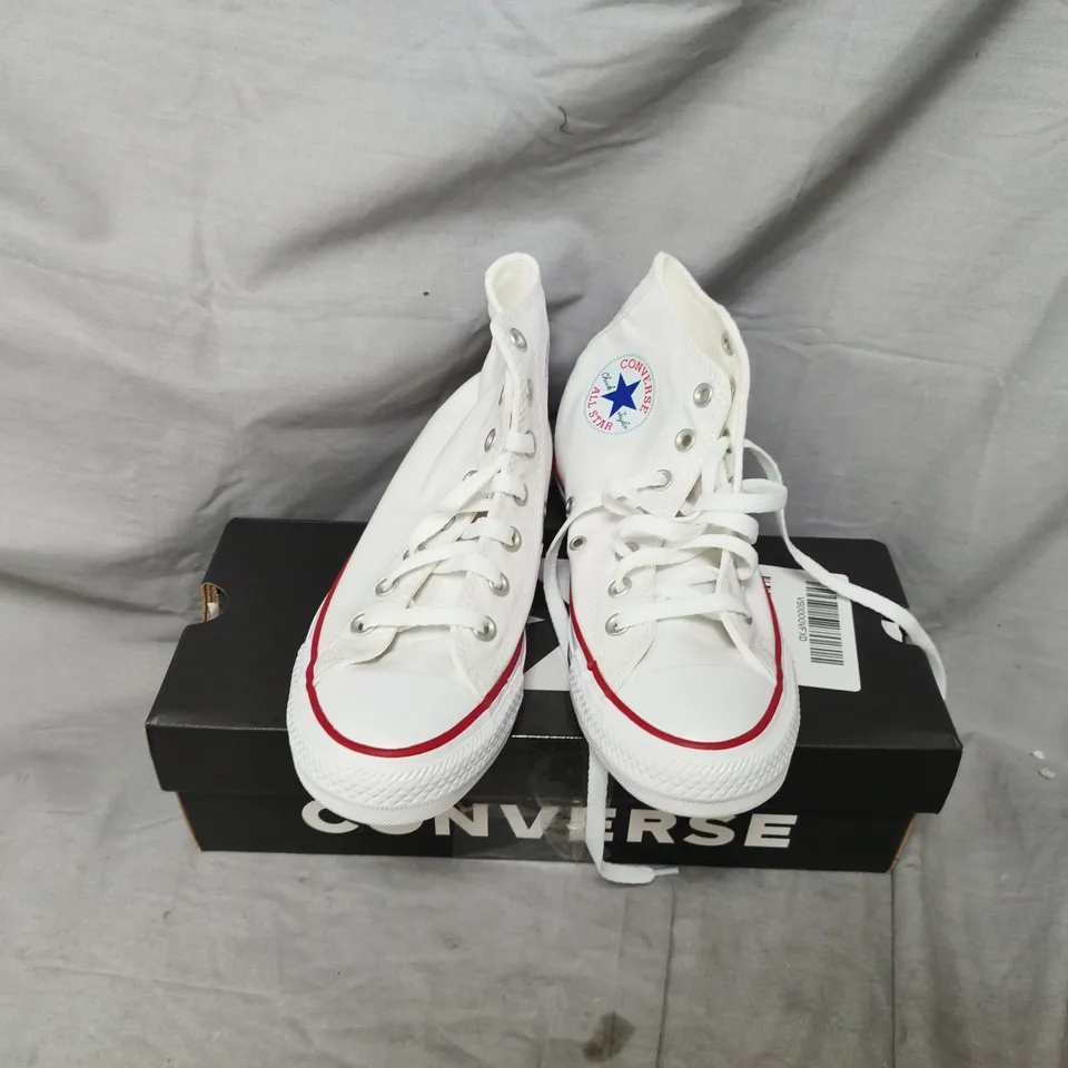 BOXED CONVERSE CHUCK TAYLOR ALL STAR HI-TOP TRAINERS – WHITE UK 5