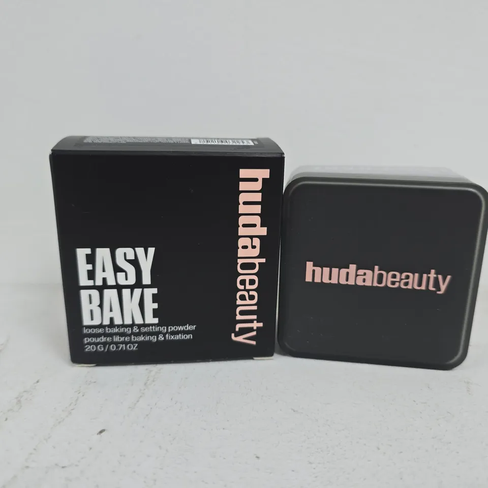 BOXED HUDABEAUTY EASY BAKE SETTING POWDER SUGAR COOKIE (20G)