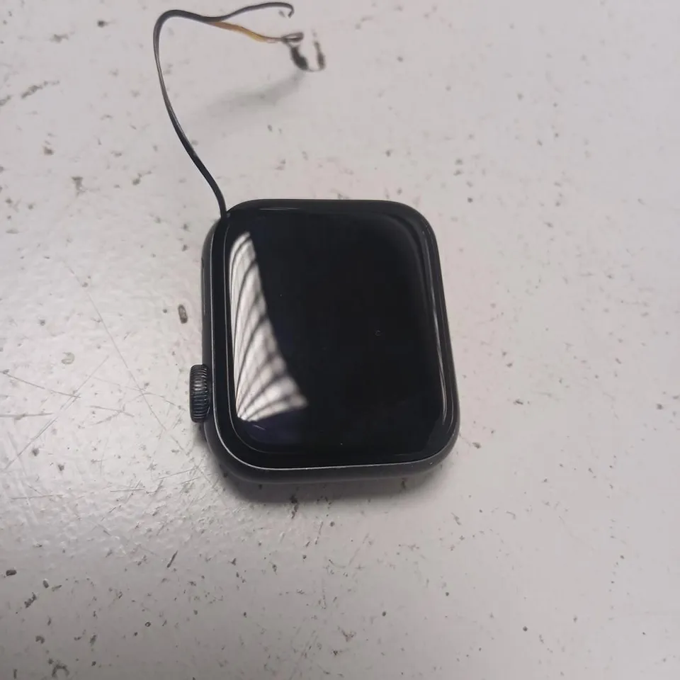 APPLE WATCH SERIES 5 WR 50M