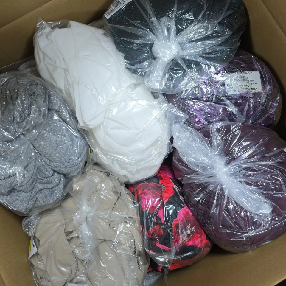 APPROXIMATELY 20 ASSORTED CLOTHING ITEMS IN VARIOUS SIZES, COLOURS & STYLES TO INCLUDE BRANDS SUCH AS APRICOT, KIM&CO, NINA LEONARD, ETC - COLLECTION ONLY