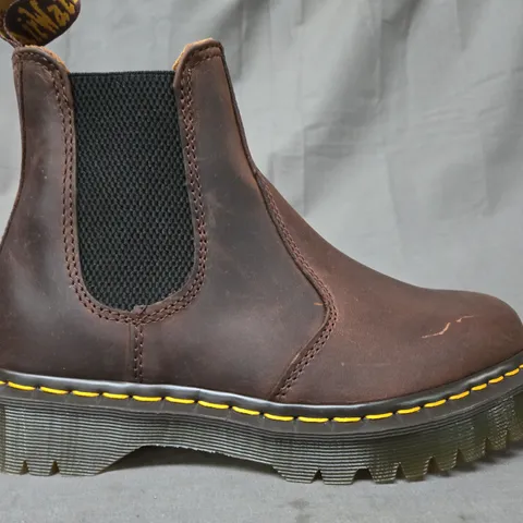 BOXED PAIR OF DR MARTENS 2976 BEX ANKLE BOOTS IN DARK BROWN UK SIZE 7