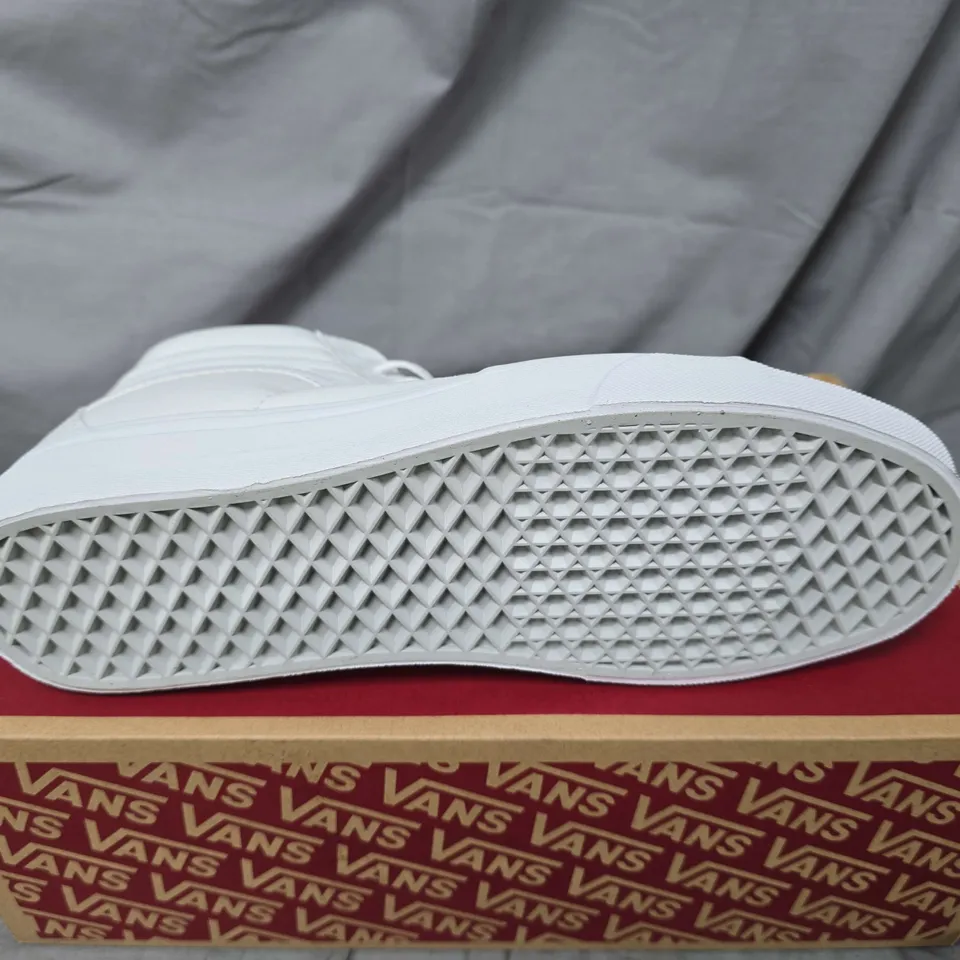 BOXED PAIR OF VANS SK8-HI IN TRUE WHITE - UK 10
