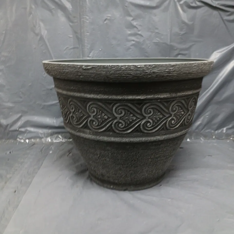 HEART WASHED GRANITE PLANTER 40CM RRP £18.99