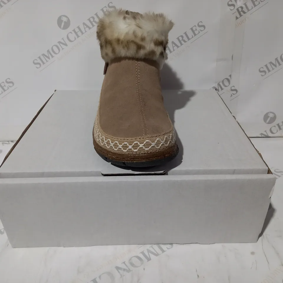 BOXED PAIR OF EARTH ORIGINS EMMALYN BEIGE BOOTIES - SIZE 5