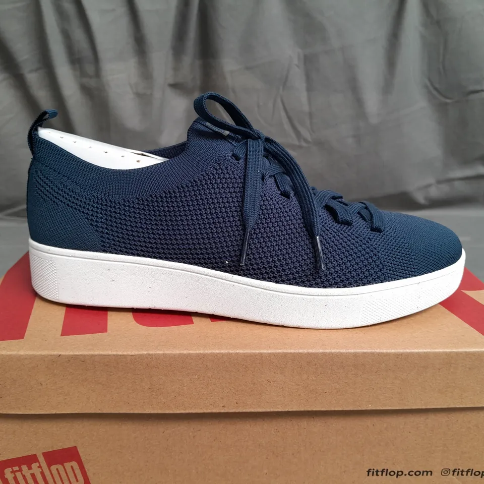 BOXED PAIR OF FITFLOP RALLY MULTI-KNIT SNEAKERS SIZE UK 5.5