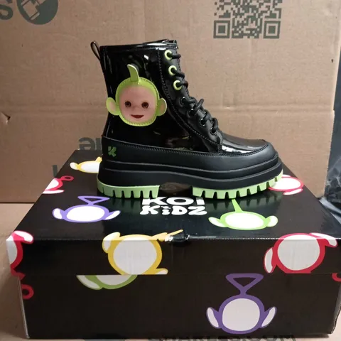 KOI KIDZ TUBBYTRONIC DIPSY HEAD BOOTS BLACK AND GREEN SIZE 12