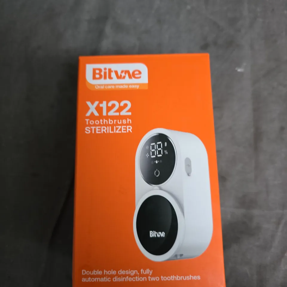 TOTE OF APPROXIMATELY 20 ASSORTED HEALTH/BEAUTY ITEMS TO INCLUDE: CARE EMULSION AND TOOTHBRUSH STERILIZER