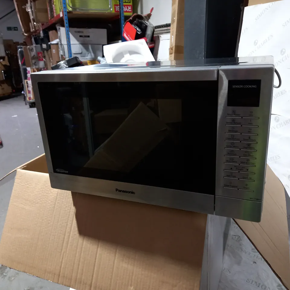 BOXED PANASONIC NN-ST48KS MICROWAVE 