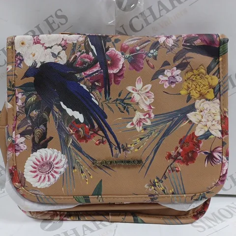BOX OF APPROX 7 JOANA FULANA TROPIC FLORAL PREMIUM COLLECTION TAN STORAGE BAGS