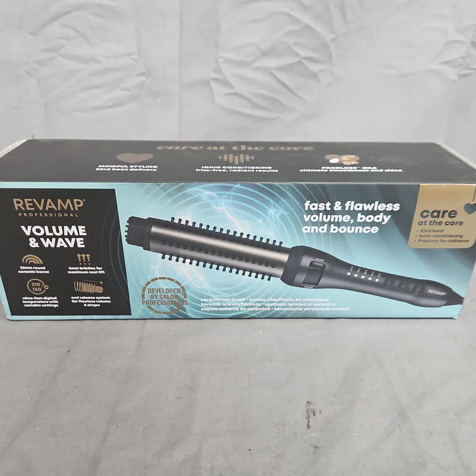 REVAMP PROFESSIONAL VOLUME & WAVE HOT BRUSH – 32MM CERAMIC BARREL (BOXED)