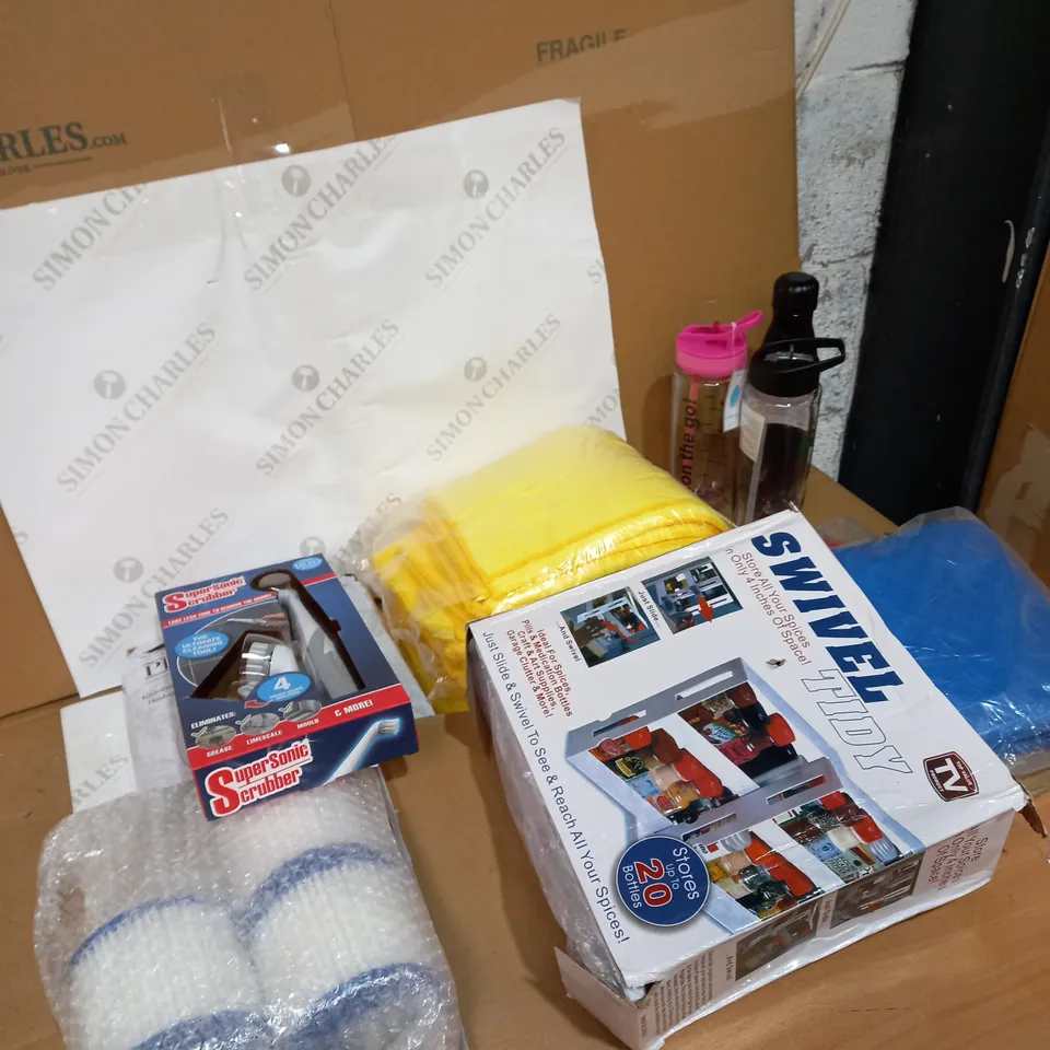 LOT OF 30 ASSORTED HOUSEHOLD ITEMS TOO INCLUDE BOTTLES AND TOOLS 