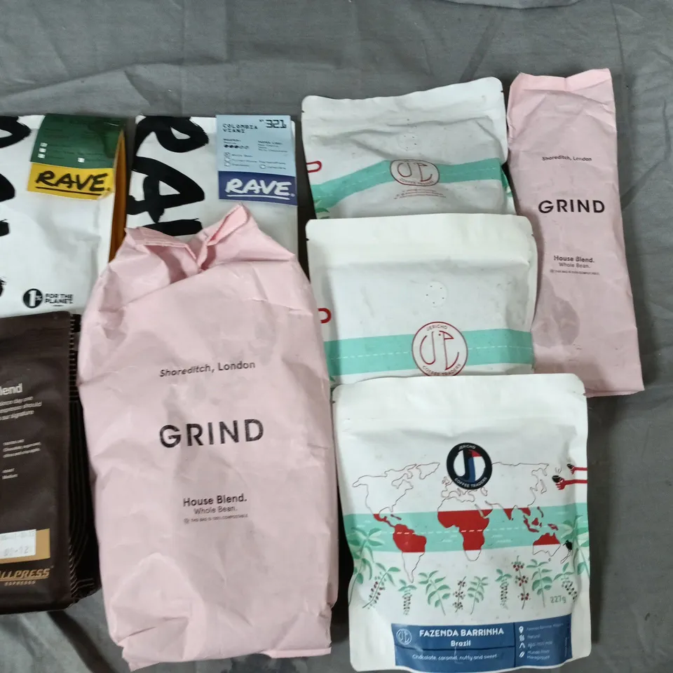 LOT OF 8 ASSORTED PACKS OF COFFEE TO INCLUDE GRIND, RAVE AND JERICHO