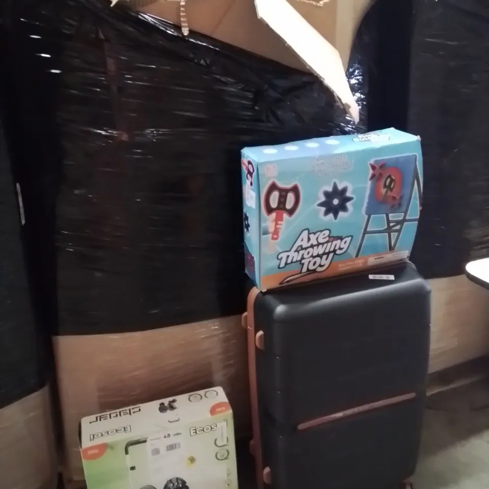 PALLET OF ASSORTED HOUSEHOLD GOODS AND PRODUCTS TO INCLUDE;SUITCASE,AXE THROWING TOY,HOSE REEL