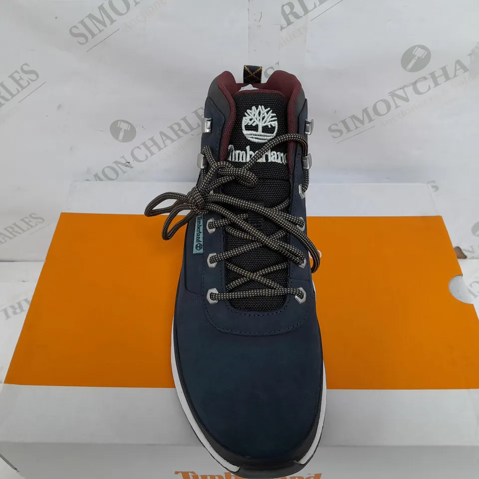BOXED PAIR OF TIMBERLAND FIELD TREKKER MID BOOTS IN NAVY - UK 9