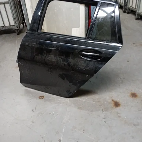 BMW REAR DOOR PANEL – BLACK WITH CHROME TRIM (VEHICLE PART)