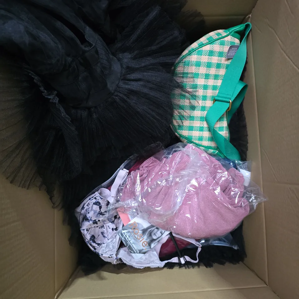 BOX OF APPROXIMATELY 25 CLOTHING ITEMS INCLUDING: BLACK TURTENECK JUMPER, FURCOAT AND ELLESSE SHORTS