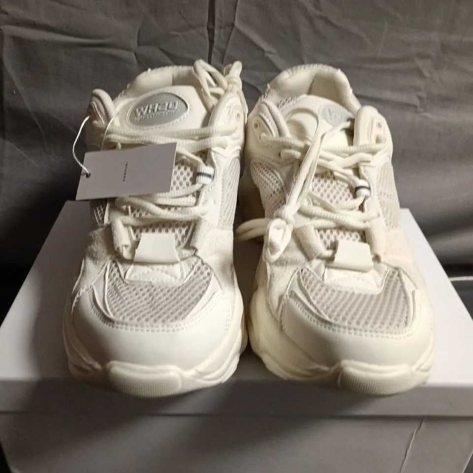 WHITE CHUNKY TRAINERS WITH MESH PANELS – BOXED - UK SIZE 8