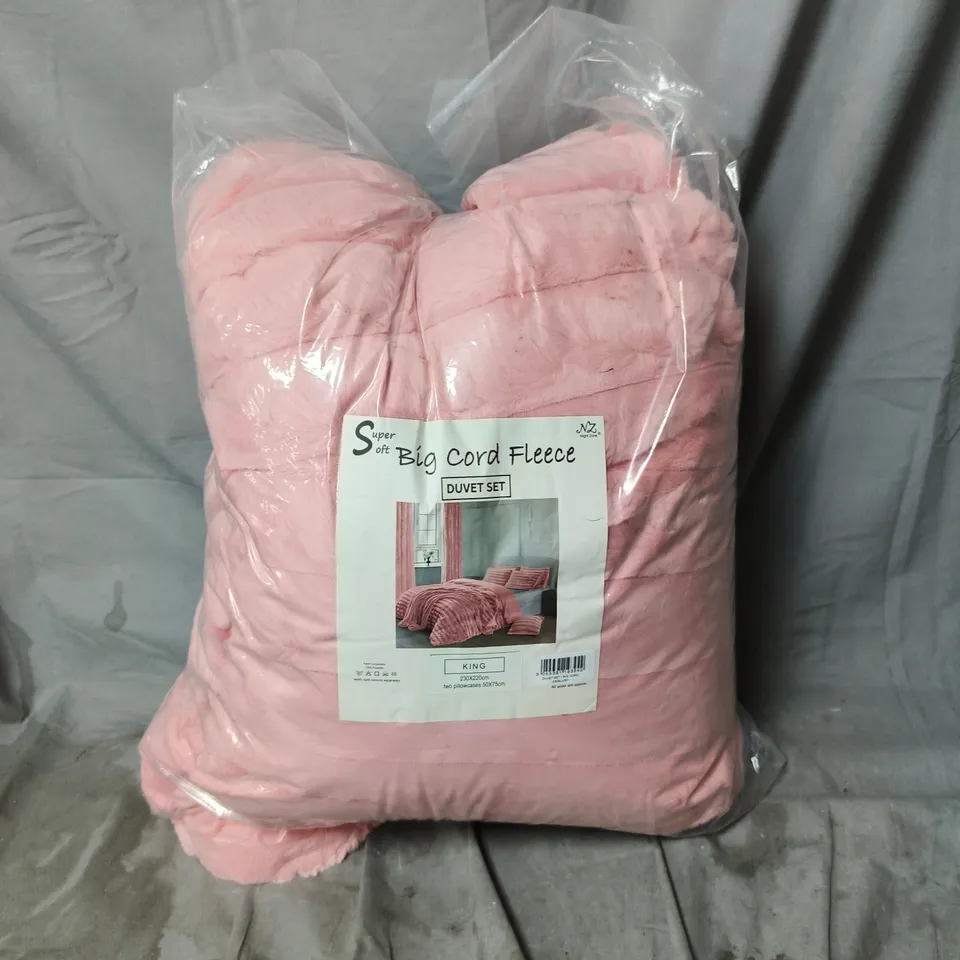 NIGHT ZONE SUPER SOFT BIG CORD FLEECE DUVET SET IN PINK - KING