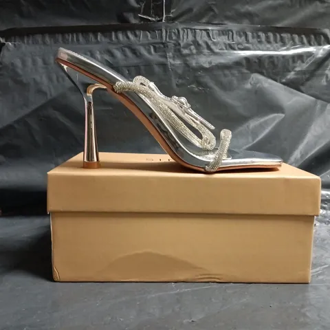 BOXED PAIR OF SIMMI LONDON OPEN TOE HEELED SANDALS IN SILVER W. DIAMANTE EFFECT SIZE UK 5