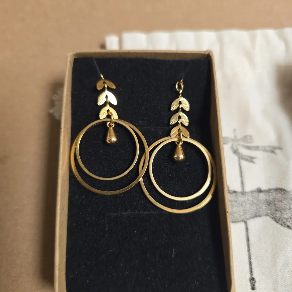 PAIR OF GOLD TONE TWIN HOOPED EARRINGS IN ATLAS OF DREAMS BRANDED PACKAGING
