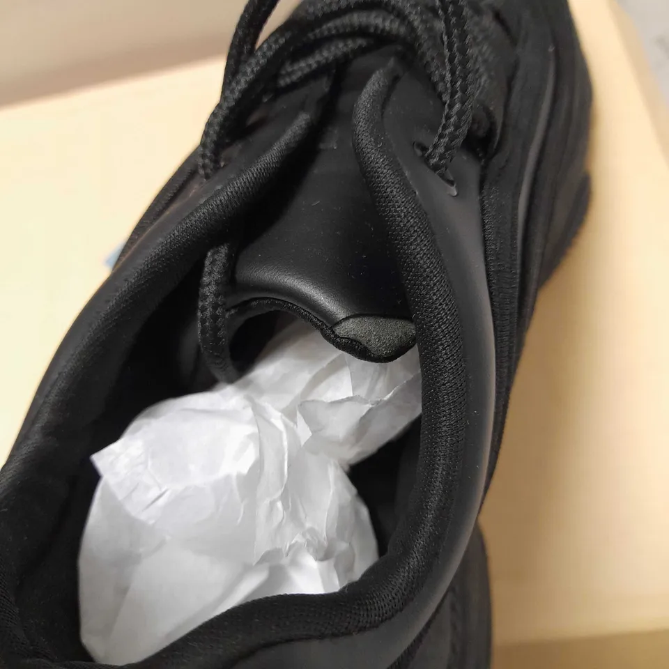 KOI LIZZIES V2 BLACK EXTRA CHUNKY TRAINERS - SIZE 6