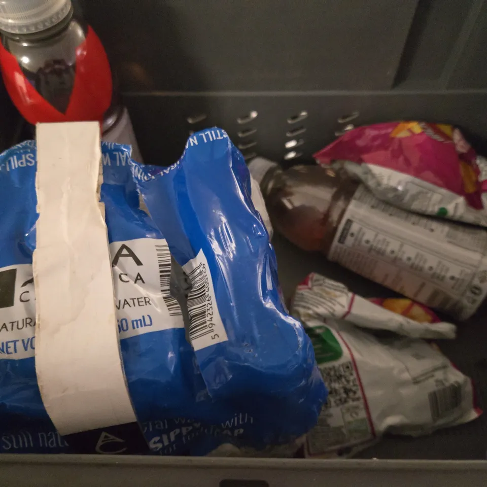 TOTE OF APPROXIMATELY 9 ASSORTED FOOD ITEMS TO INCLUDE - WALKER PRAWN COCKTAIL CRISPS , VIEVE PROTEIN WATER , AQUA CARPATICA 