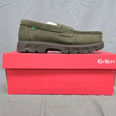 BOXED PAIR OF KICKERS LENNON LOAFERS IN DARK GREEN SIZE EU 41