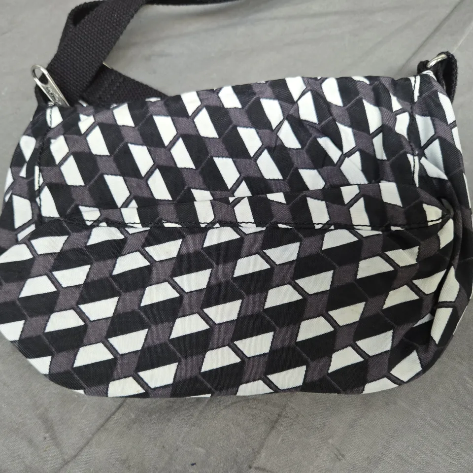 MR KIPLING BLACK & WHITE CROSS BODY BAG