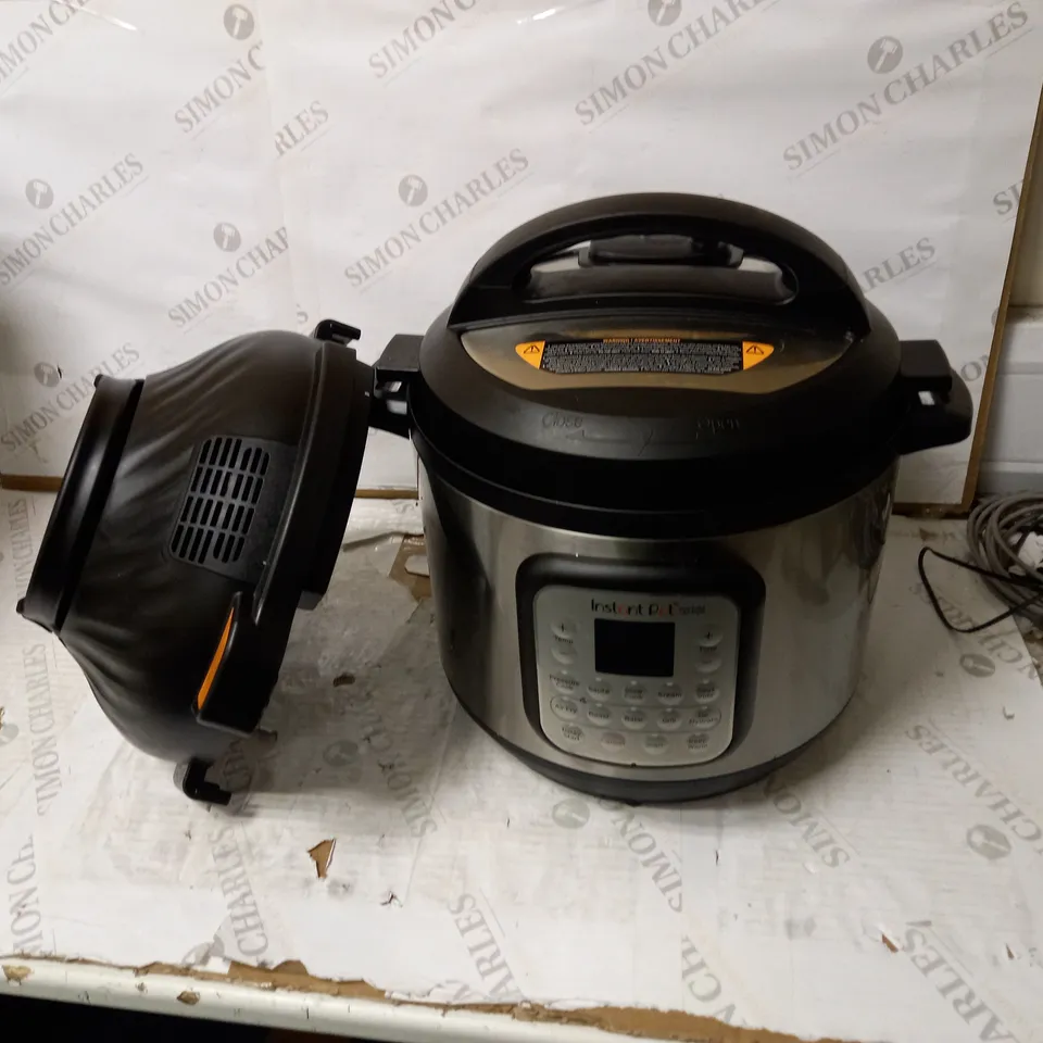 INSTANT POT DUO CRISP + AIR FRYER 8L MULTICOOKER