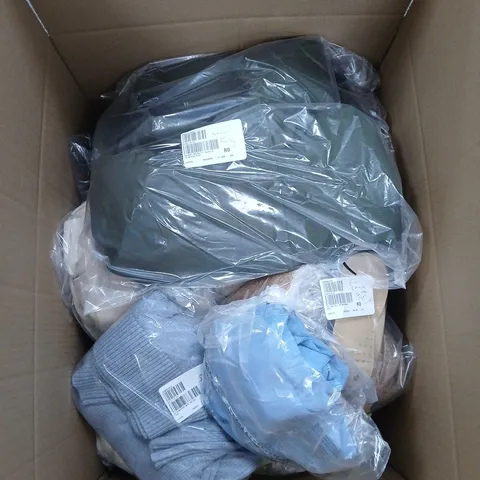 BOX OF APPROXIMATELY 20 ASSORTED CLOTHING AND FASHION ITEMS IN VARIOUS STYLES, SIZES, AND COLOURS - COLLECTION ONLY
