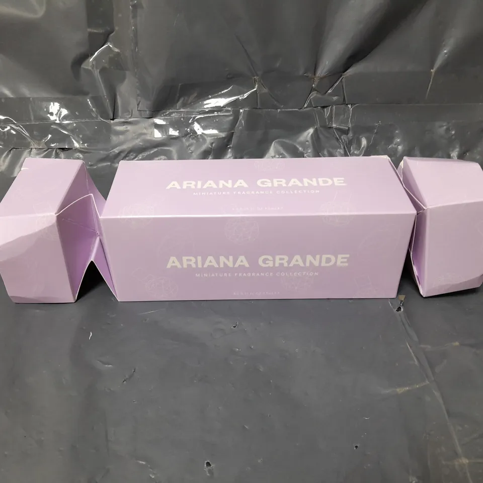 ARIANA GRANDE DELUXE MINITURES COLLECTION 