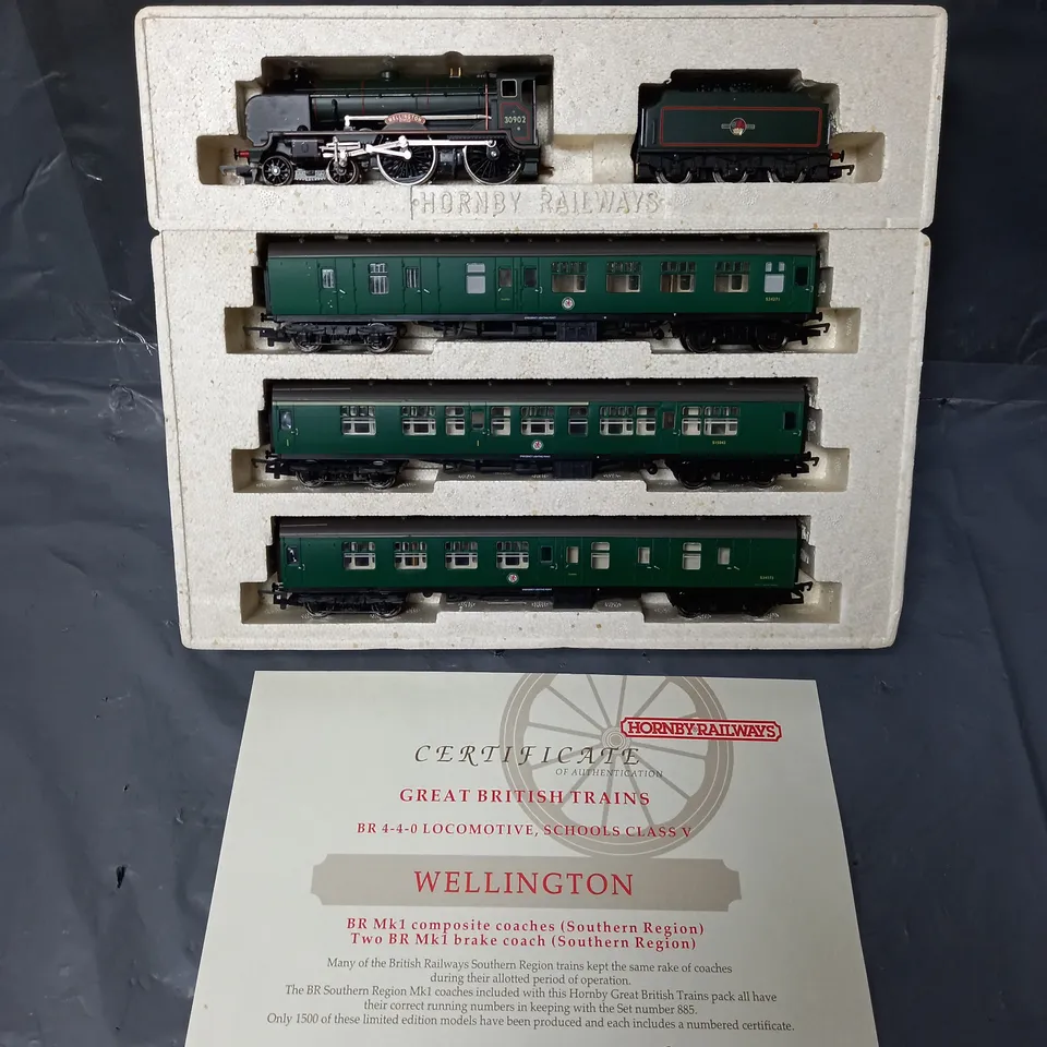 BOXED HORNBY RAILWAYS WELLINGTON BR 4-4-0 LOCOMOTIVE SCHOOL CLASS V IN GREEN/BLACK