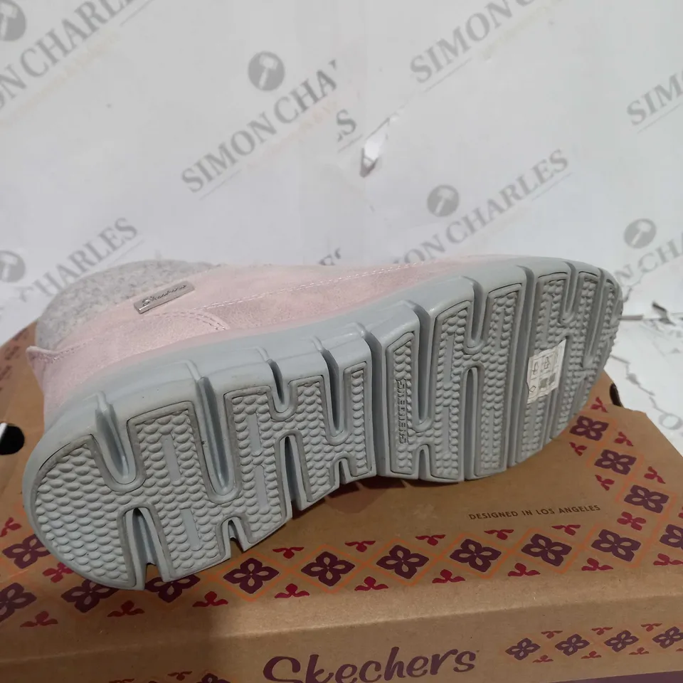 BOXED SKECHERS WARM PINK BOOTS - SIZE 5