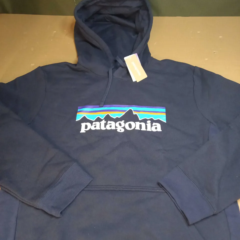 PATAGONIA LOGO HOODIE SIZE M