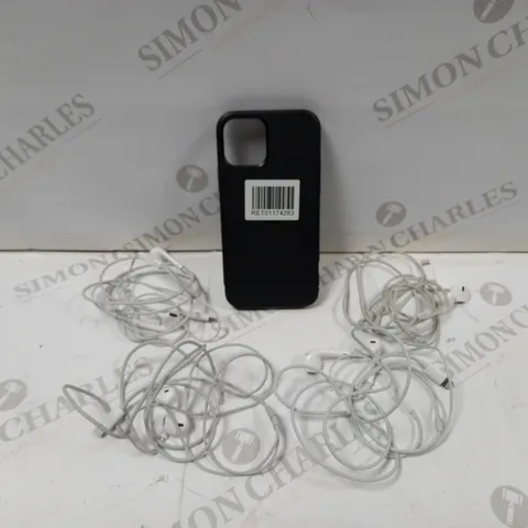 BOX OF APPROX 10 ITEMS TO INCLUDE APPLE WIRED IN EAR EARPHONES AND APPLE IPHONE CASE (MODEL UNKNOWN)