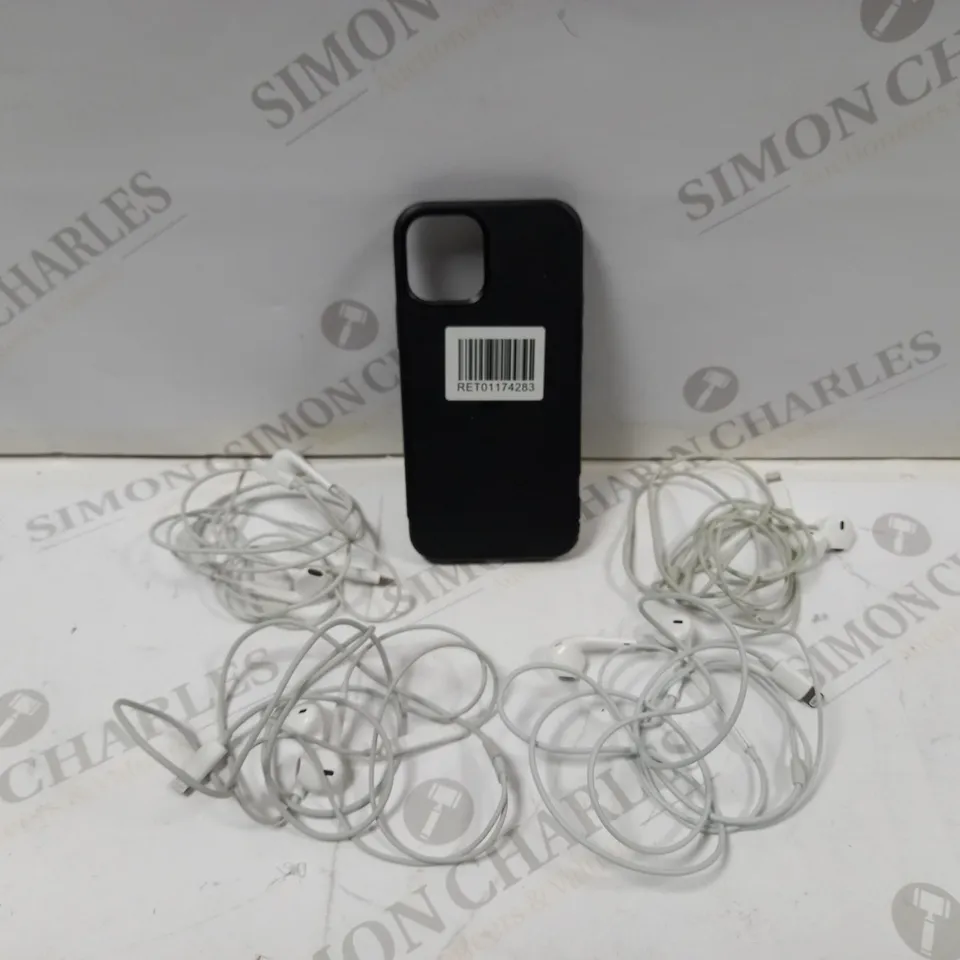 BOX OF APPROX 10 ITEMS TO INCLUDE APPLE WIRED IN EAR EARPHONES AND APPLE IPHONE CASE (MODEL UNKNOWN)