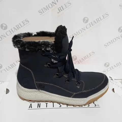 BOXED PAIR OF RIEKER WATER RESISTANT WARM HIKING BOOTS, NAVY - SIZE 5