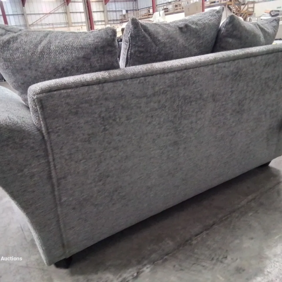 DESIGNER FABRIC UPHOLSTERED 2 SEATER SOFA IN LIGHT GREY