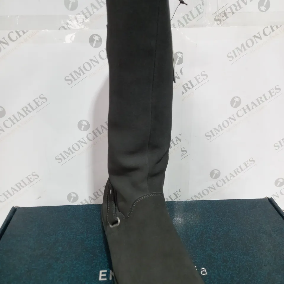 EMU AUSTRALIA "KEMMIE" LEATHER KNEE BOOTS - UK SIZE 9, DARK GREEN