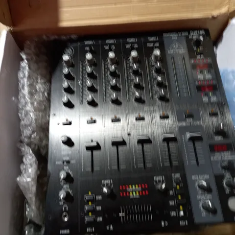 BEHRINGER DJX750 PRO MIXER PROFESSIONAL 5-CHANNEL