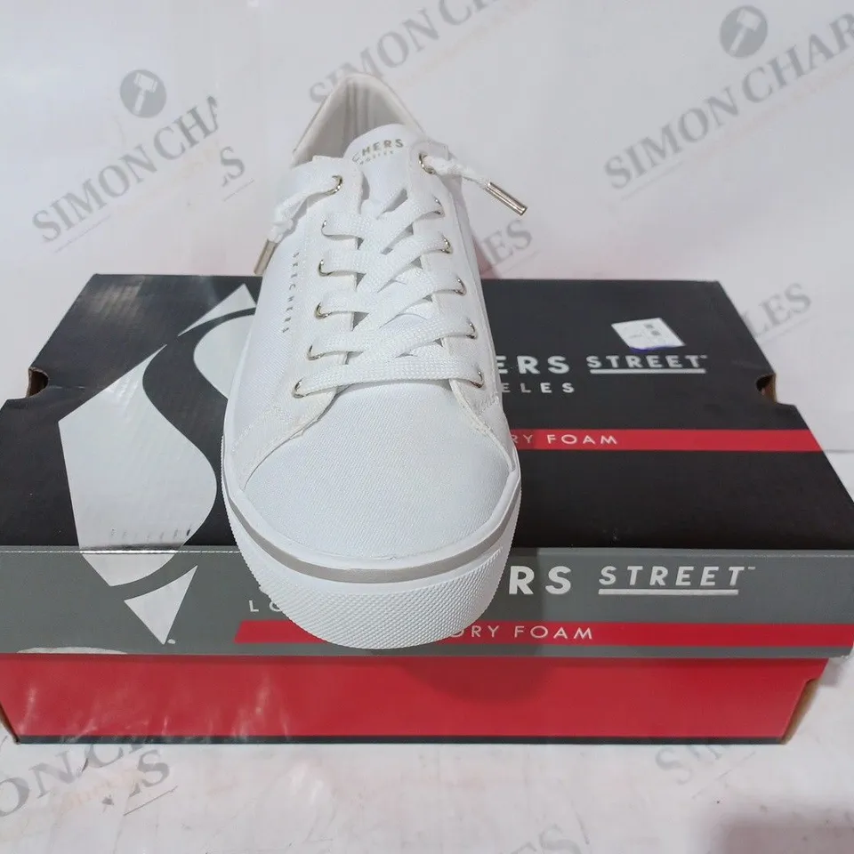 BOXED PAIR OF SKECHERS STREET SHOES IN WHITE UK SIZE 7