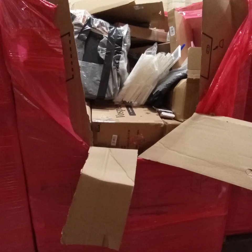 PALLET OF ASSORTED HOUSEHOLD GOODS AND PRODUCTS TO INCLUDE; PRAM, MATTRESS TOPPER, STAND MIXER ETC