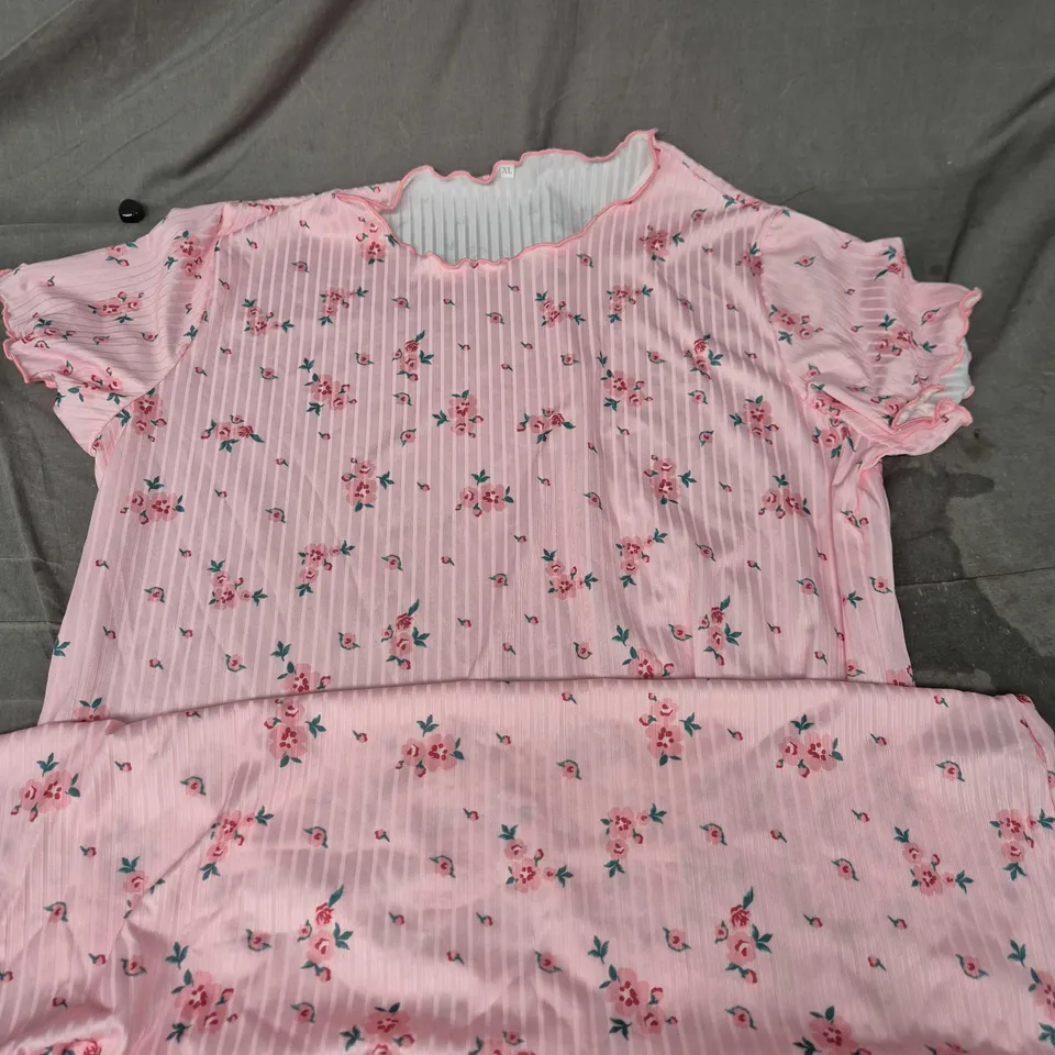 BOX OF APROXIMATELY 20 ASSORTED CLOTHING TO INCLUDE, DRESSES, SOCKS,WALLETS