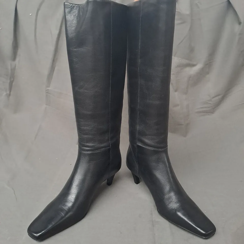 BOXED PAIR OF REFORMATION SQUARE TOE LOW HEEL KNEE-HIGH BOOTS IN BLACK SIZE 6
