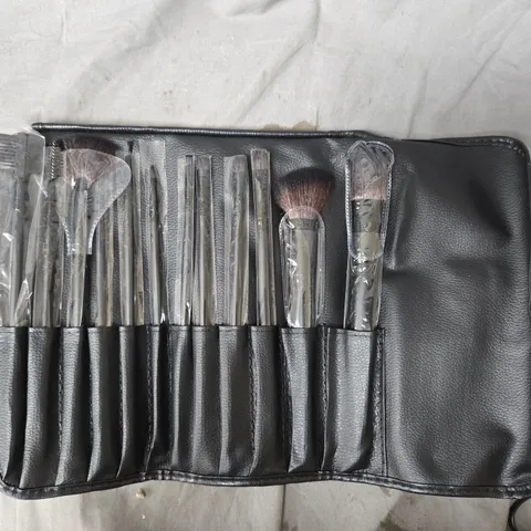 APPROXIMATELY 10 12 PIECE MAKE-UP BRUSH SET IN BLACK ROLL CASE