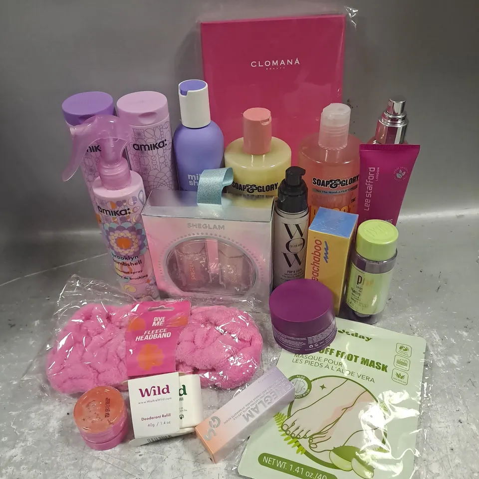 APPROXIMATELY 20 ASSORTED COSMETIC PRODUCTS TO INCLUDE - SKIN TREATS PIXI RETINAL TONIC - LEE STAFFORD SCALP SCRUB - AMIKA BROOKLYN BOMBSHELL BLOWOUT SPRAY - ETC