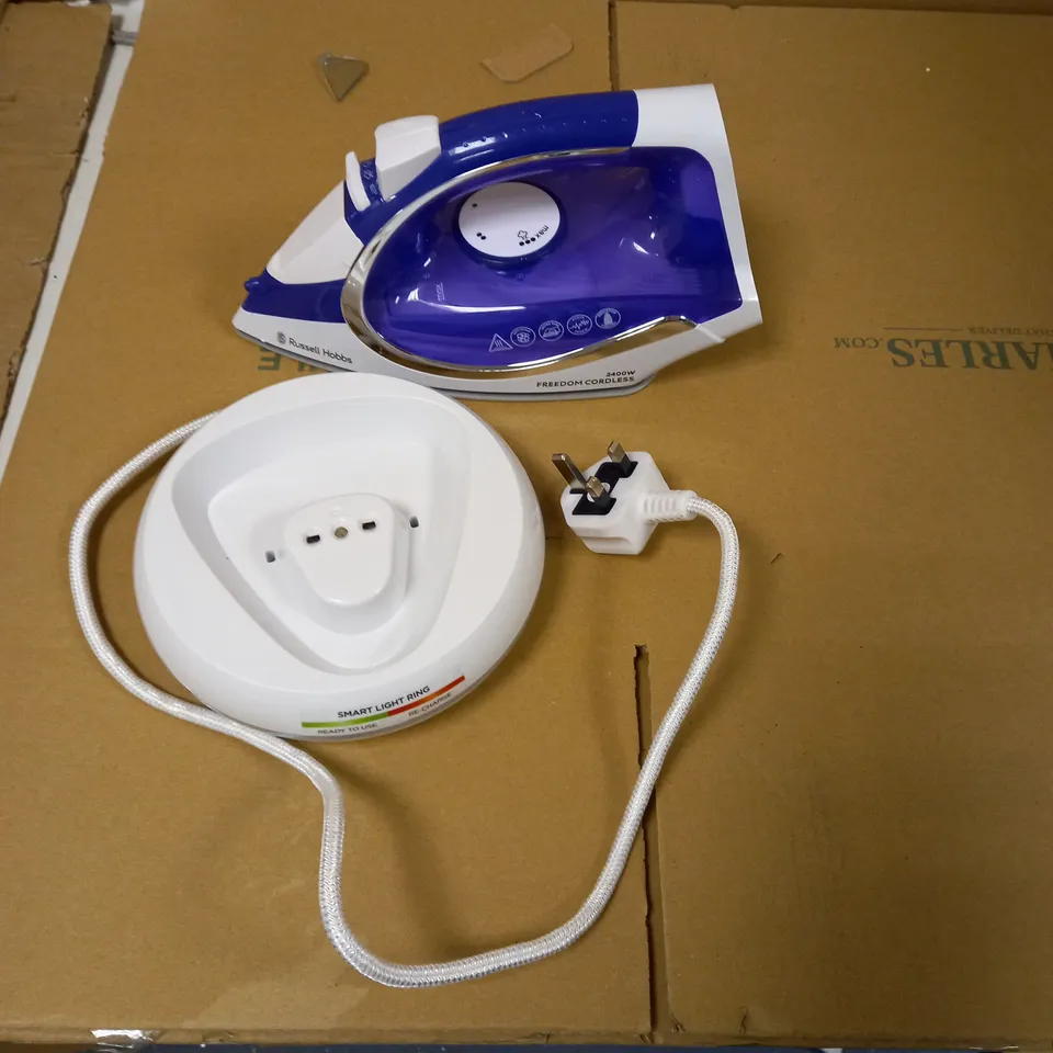 RUSSELL HOBBS FREEDOM CORDLESS 2400W IRON