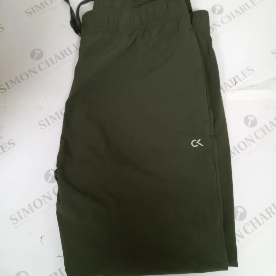 CALVIN KLEIN KHAKI TROUSERS SIZE L 